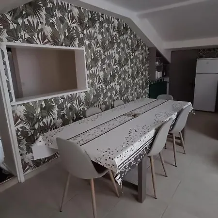 Holiday home Maison T4 A 6 Minutes A Pieds De Sarlat-la-Caneda